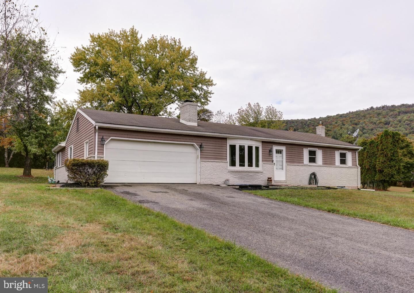 Property Photo:  1650 Hicks Drive  PA 17018 