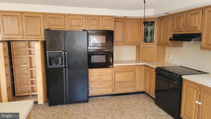 Property Photo: 8027 Narvon Street PA 19136