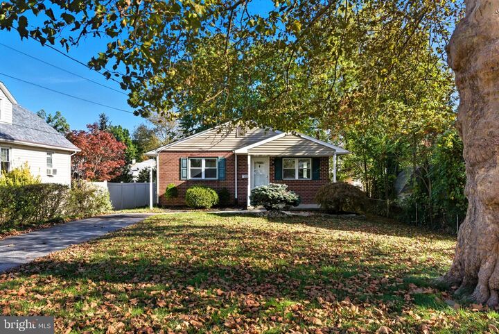 Property Photo:  121 Dallas Road  PA 19090 