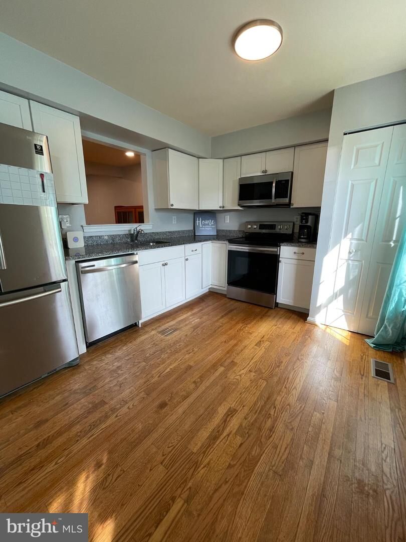Property Photo: 6045 N Hil Mar Circle MD 20747