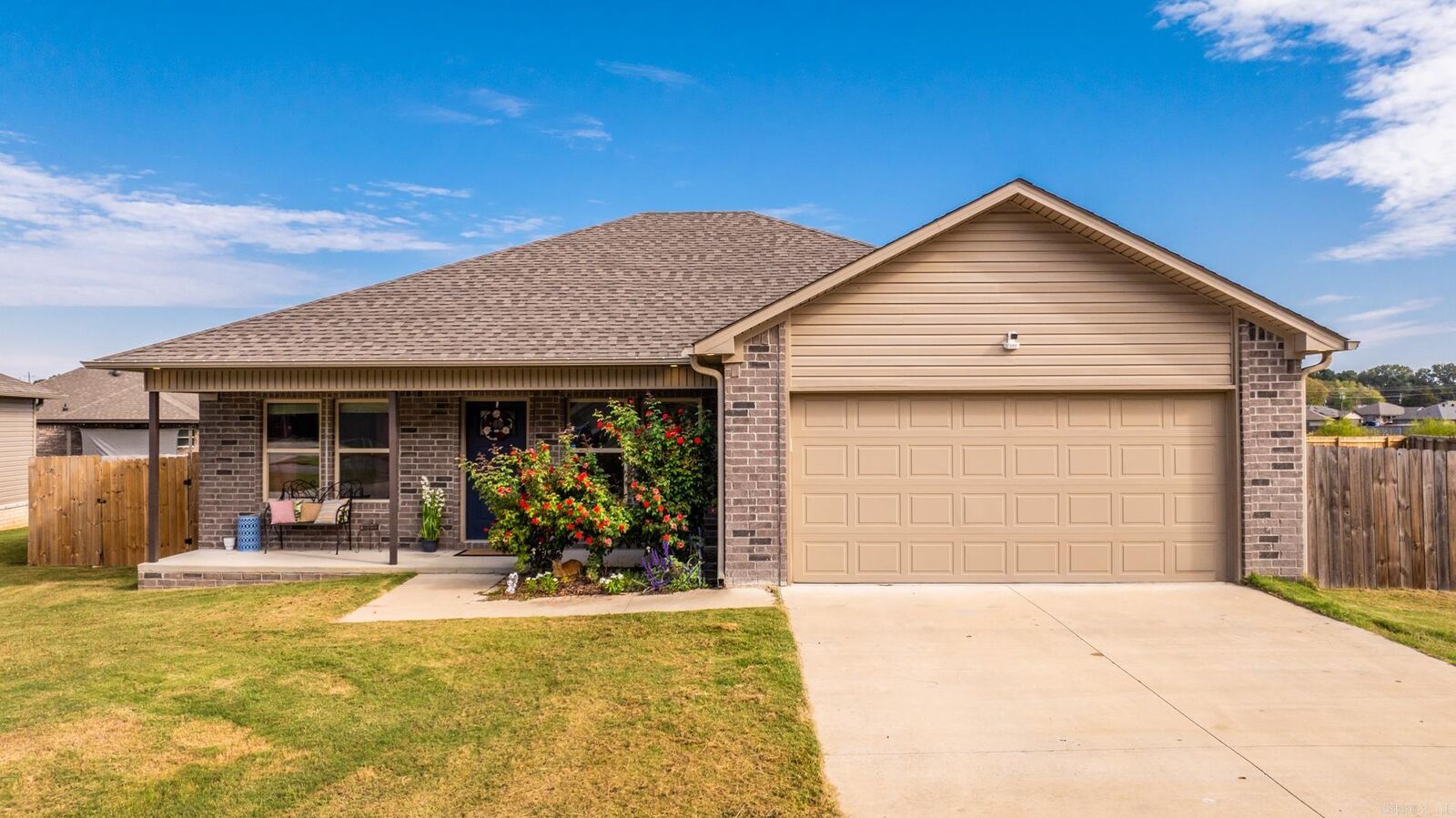 Property Photo: 19 Lillyann Court AR 72176
