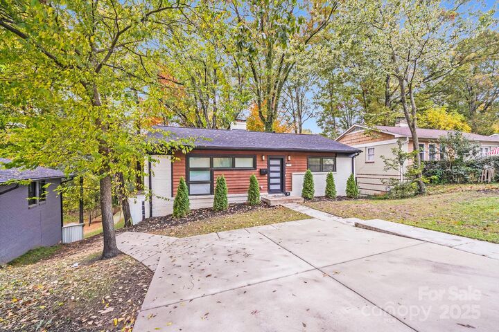 Property Photo:  4910 Valley Stream Road  NC 28209