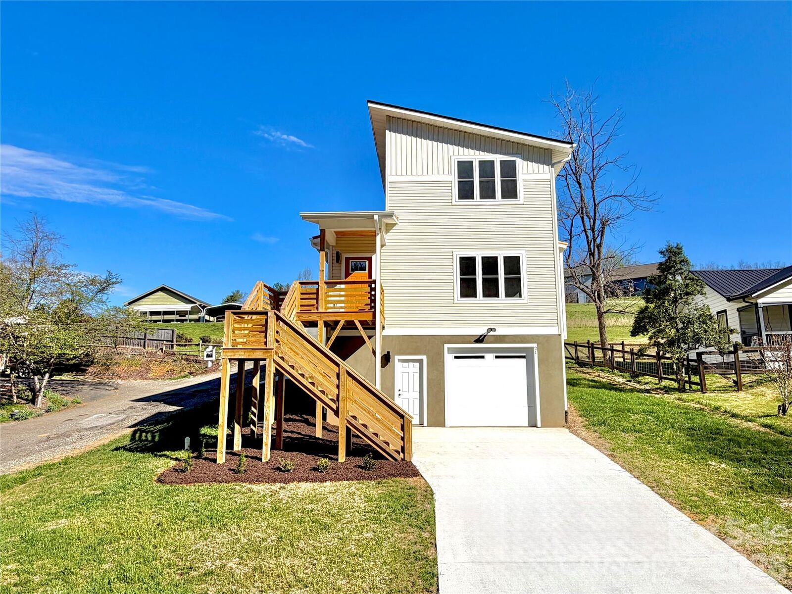 Property Photo: 21 Ponder Street NC 28754