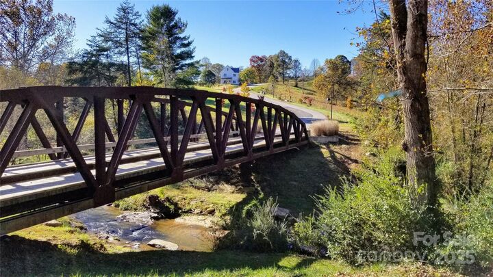 Property Photo: 202 Westridge Farm Road 4 NC 28804