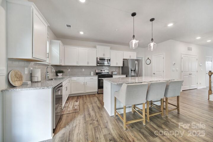 Property Photo:  164 North Hill Lane  NC 28166 