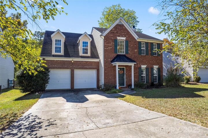 Property Photo: 7633 Nicolette Court NC 28215