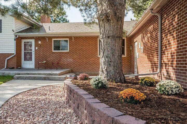 Property Photo: 726 Pearl Ct WY 82009