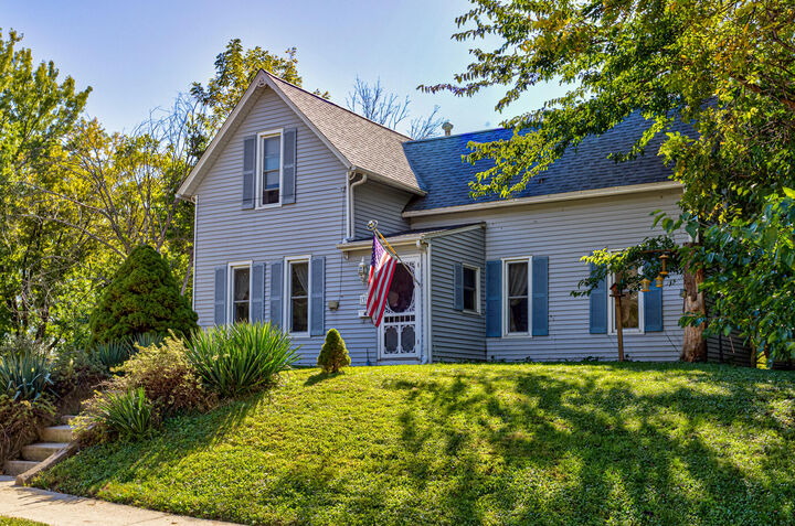 344 E Ave  Nevada IA 50201 photo
