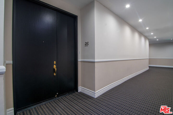 Property Photo:  458 N Oakhurst Dr  CA 90210 