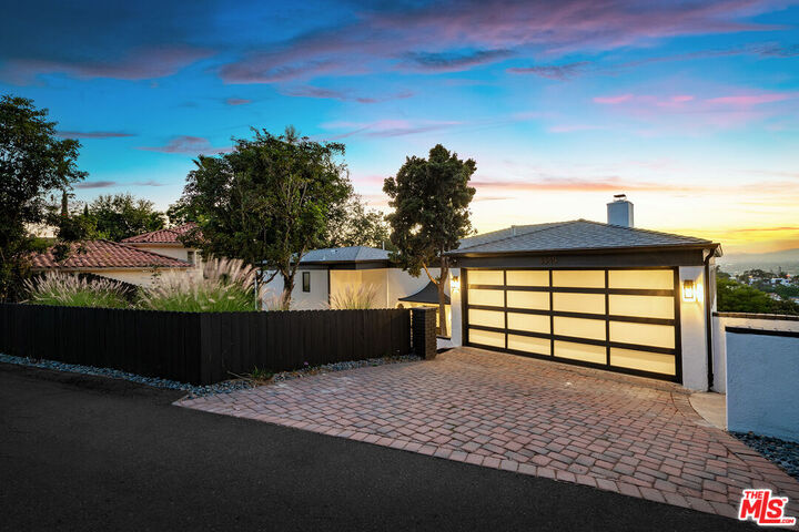 3345 Wonder View Dr  Los Angeles CA 90068 photo