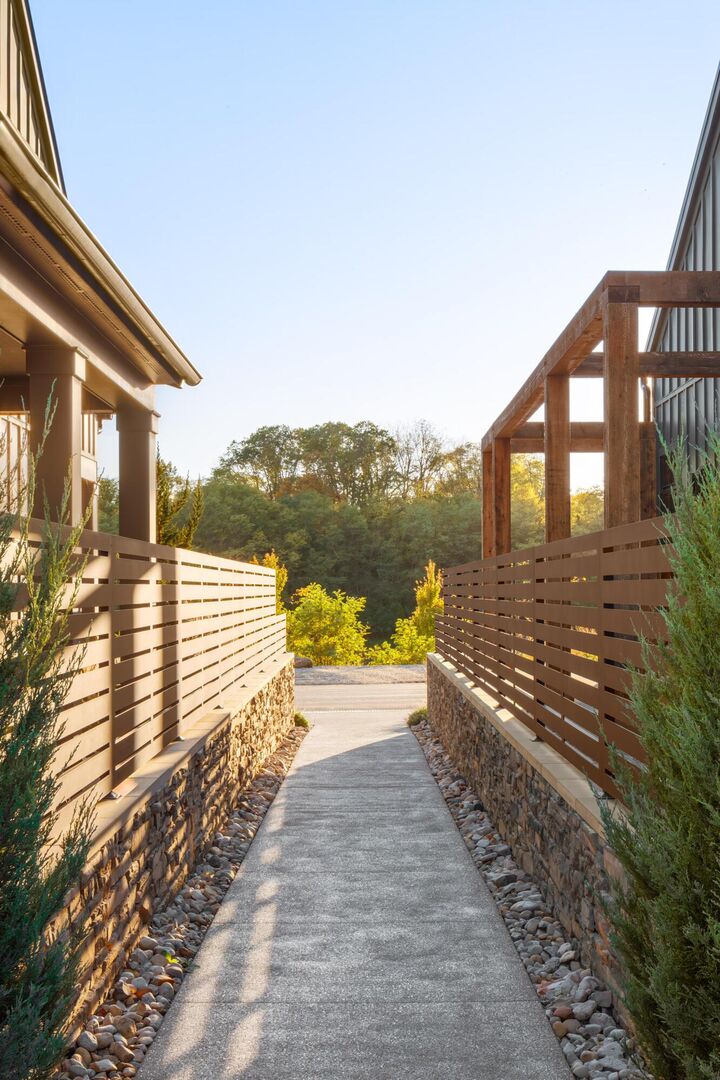 Property Photo: 2342 Quarry Trails Drive OH 43228