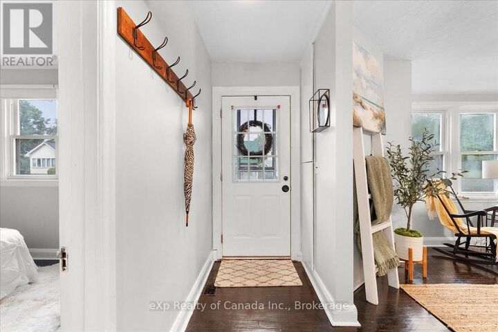 Property Photo:  68 Cedar Street  ON N4S 3P8