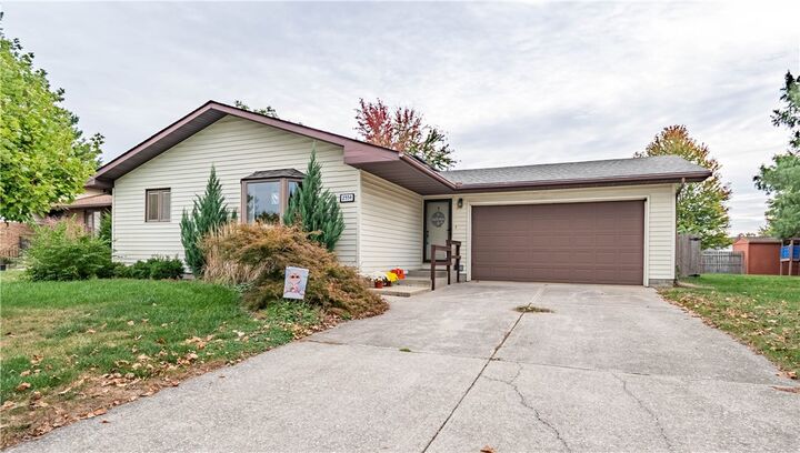 2554 S Nantucket Drive  Decatur IL 62521 photo