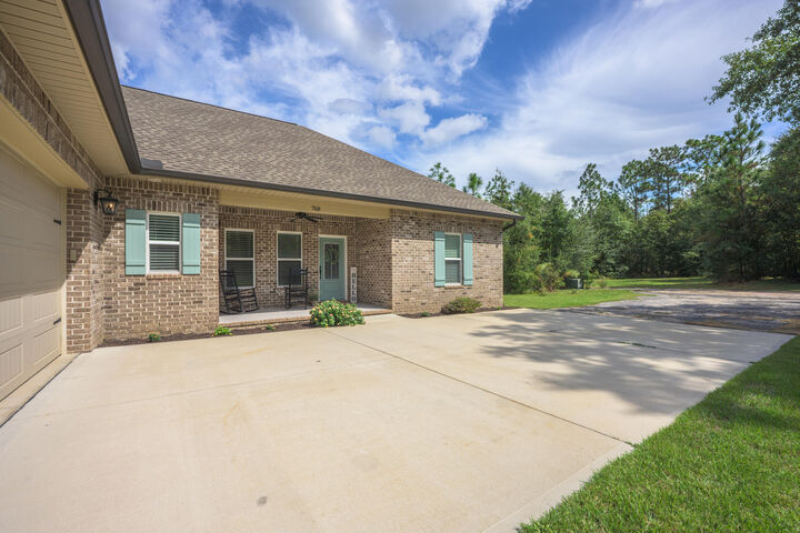 Property Photo: 768 Long Road FL 32433
