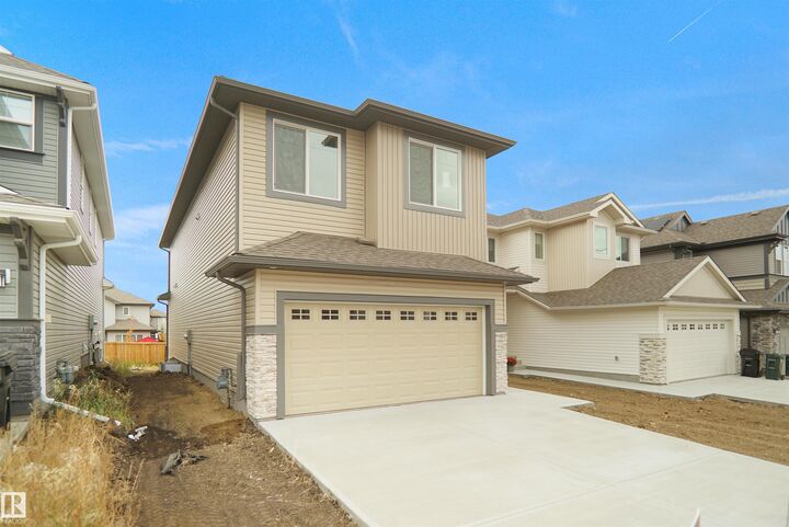 Property Photo: 133 Sunland Way AB T8H 2Y7