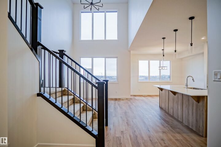 Photo de la propriété: 1604 11 Avenue NW AB T6W 4X8