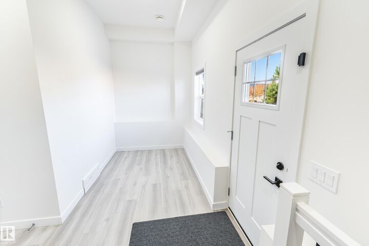 Property Photo: 1703 16 Avenue NW 19 AB T6T 2C3