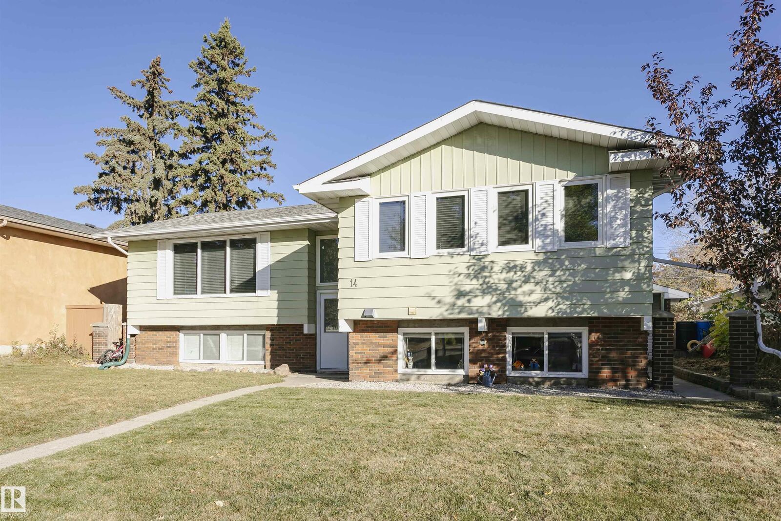 Property Photo: 14 Wapiti Drive AB T9G 1R2