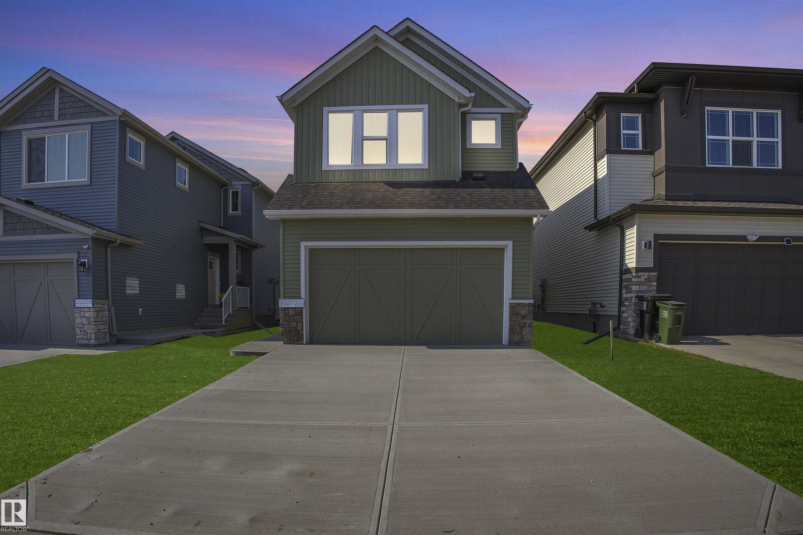 Property Photo:  3548 Erlanger Link NW  AB T6M 1J5