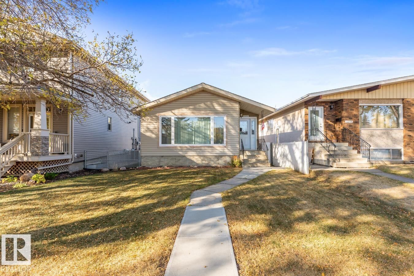 Photo de la propriété: 12232 83 Street NW AB T5B 3A2