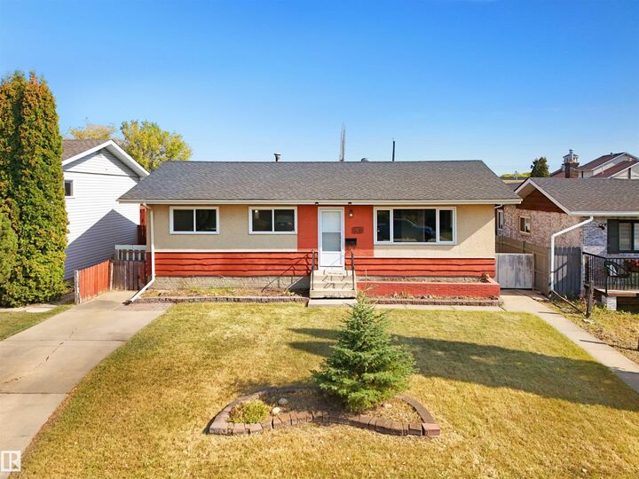 9815 159 Street NW  Edmonton AB T5P 2Z6 photo