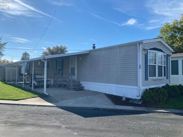 Property Photo: 8175 North Shore Boulevard 20 OH 43440