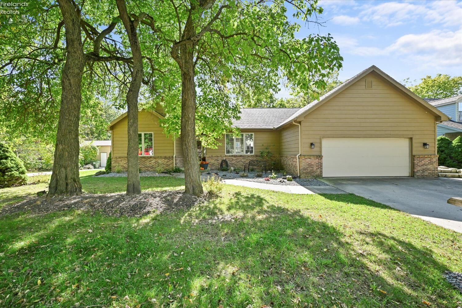 Property Photo: 3500 Woodhill Drive OH 43452