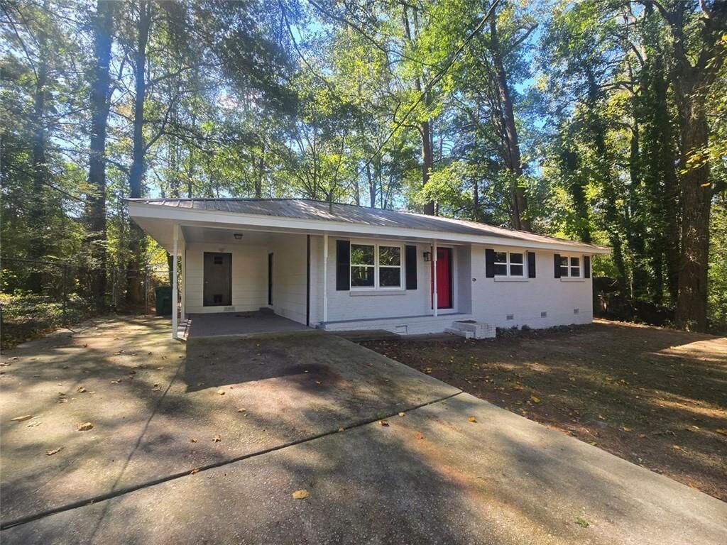 Property Photo:  4059 Canby Lane  GA 30035 