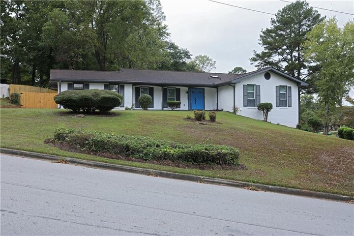 Property Photo: 2165 Sterling Ridge Road GA 30032