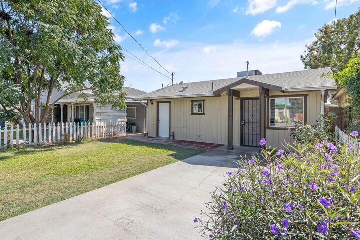 Property Photo:  13919 Highway Avenue  CA 93202 
