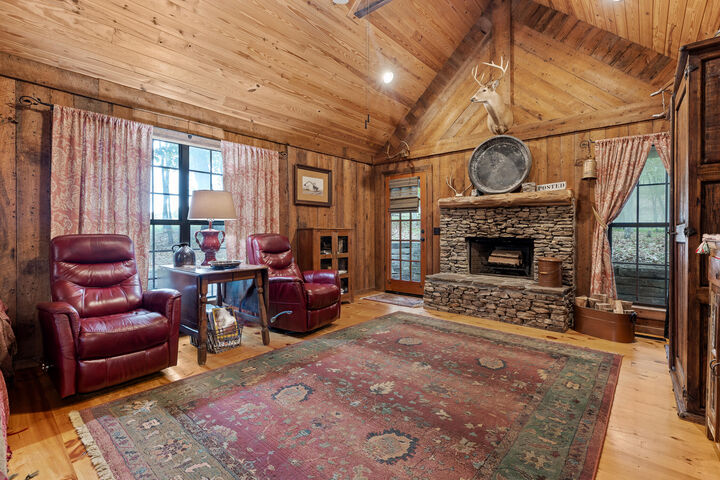 Property Photo: 6112 Cove Road AL 35984