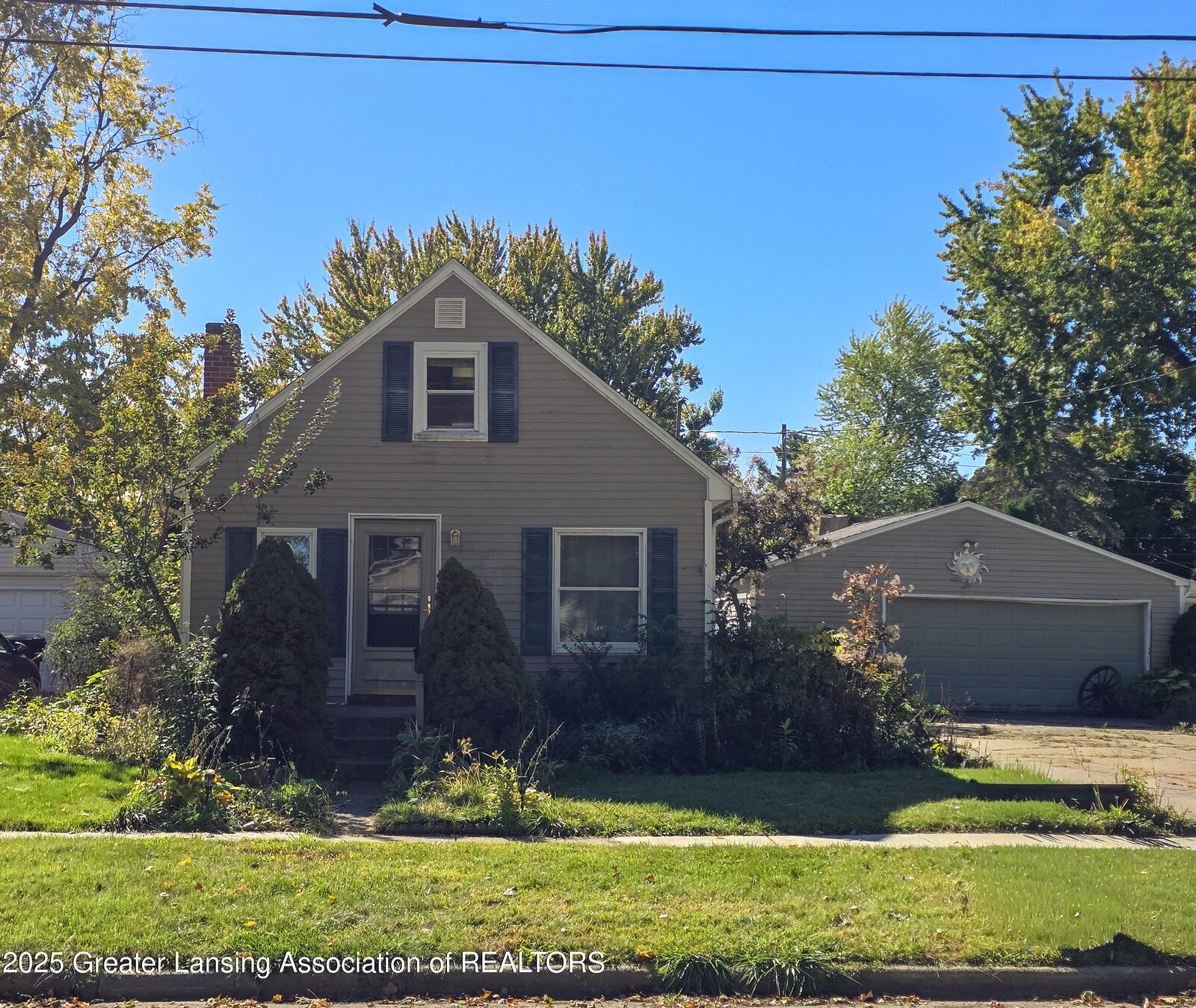 Property Photo: 128 Oakwood Street MI 48837