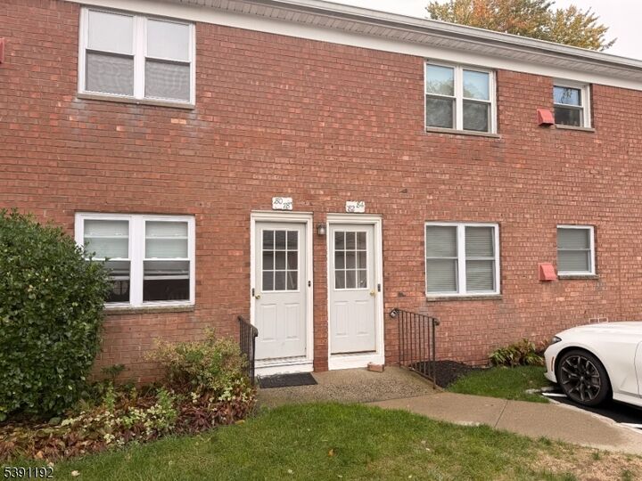Property Photo: 82 Manchester Ct NJ 07470