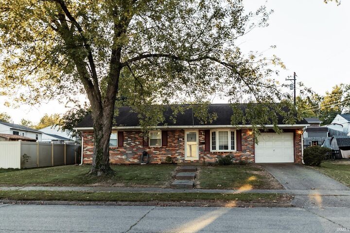 5706 Foxboro Lane  Evansville IN 47710 photo