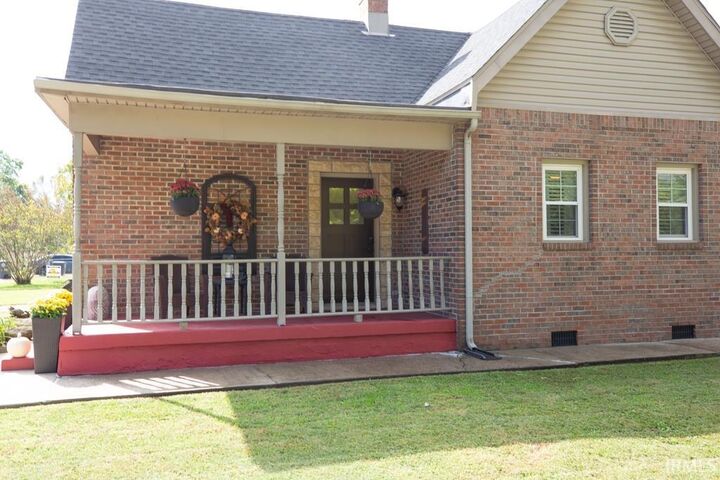 Property Photo: 301 S Elm Avenue IN 47712