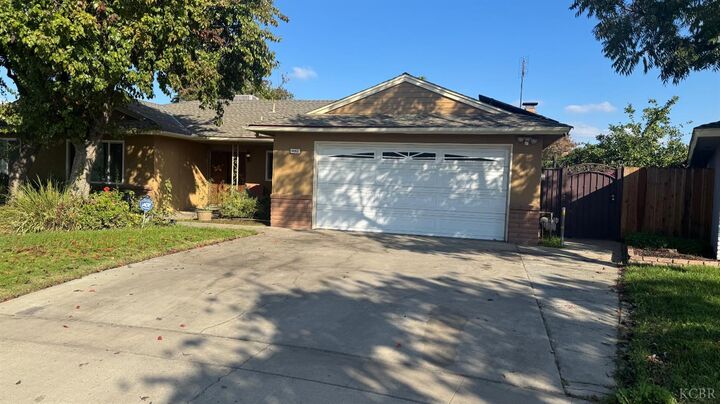 Property Photo:  4442 N Hacienda Drive  CA 93705 