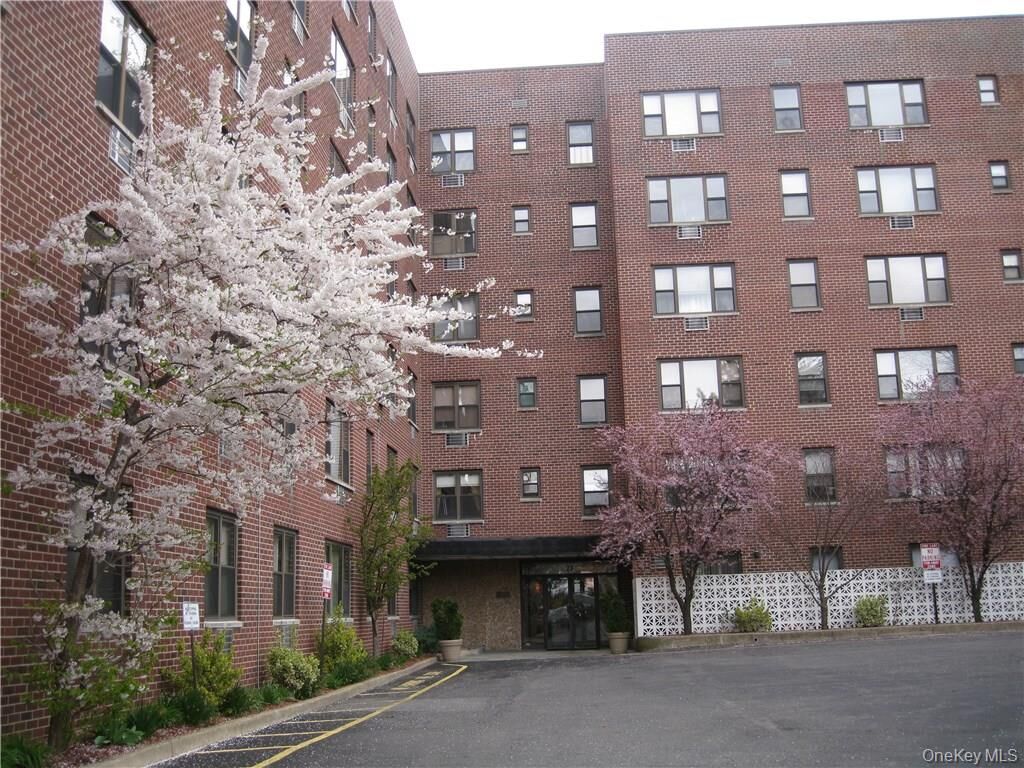 Property Photo: 77 Carpenter Avenue 5T NY 10549