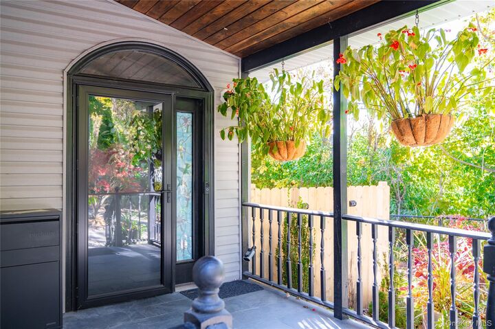 Property Photo:  2 Erica Lane  NY 10925 