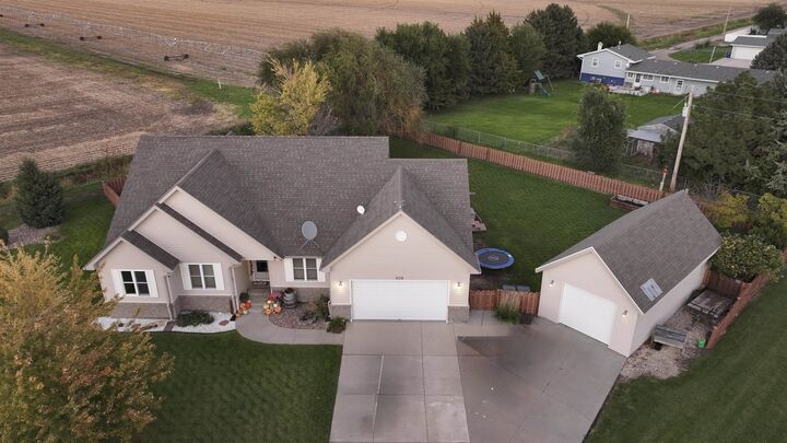 608 N Patterson Crt  Hershey NE 69143 photo