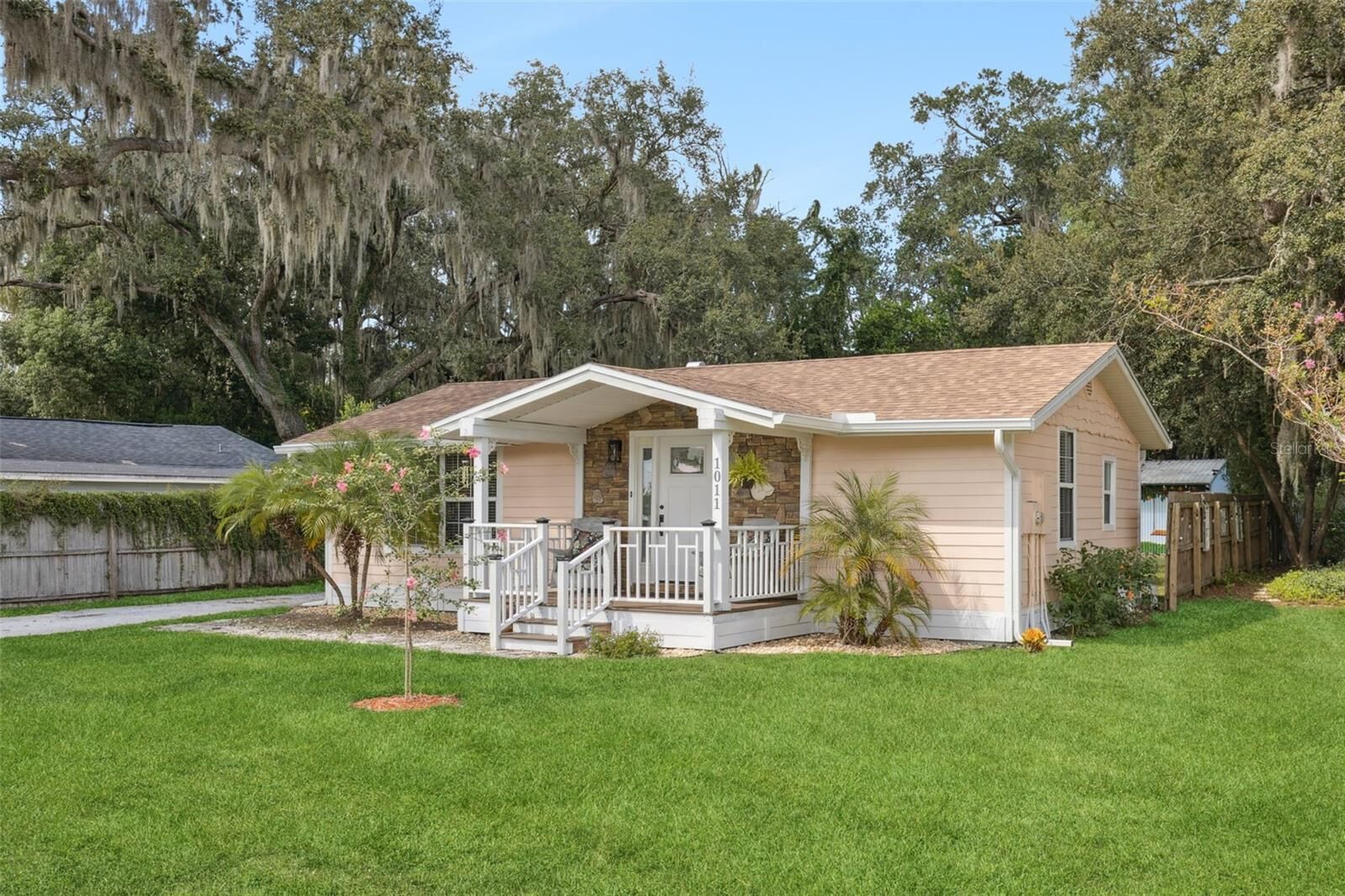 Property Photo:  1011 Liberty Avenue  FL 32757 