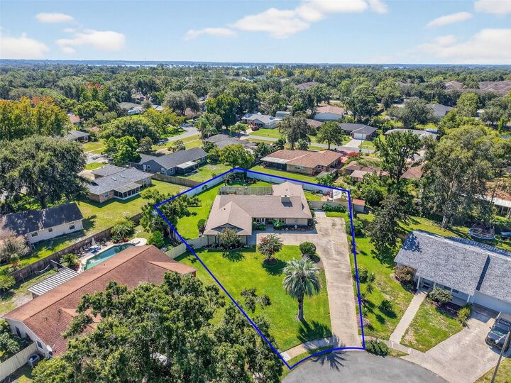 Property Photo:  2100 Durham Court  FL 32757