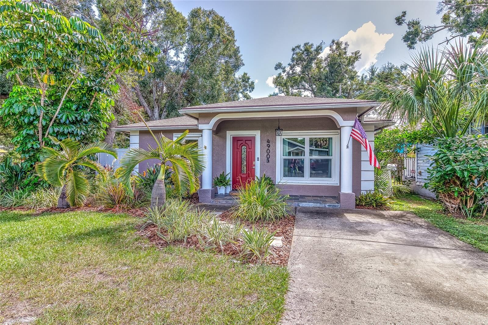 Property Photo: 4900 Rosedale Place N FL 33714