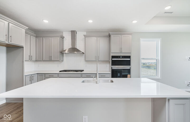 Property Photo: 2592 Goldfinger Lane IN 46074