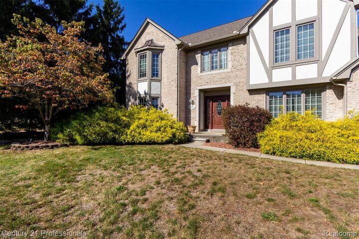 Property Photo:  1244 Rothwell Drive  MI 48084 1576 