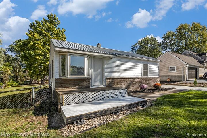 Property Photo:  769 Markdale Street  MI 48362 3417