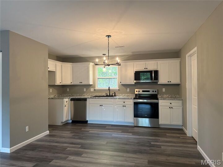 Property Photo:  400 East Plattin Street  MO 63020