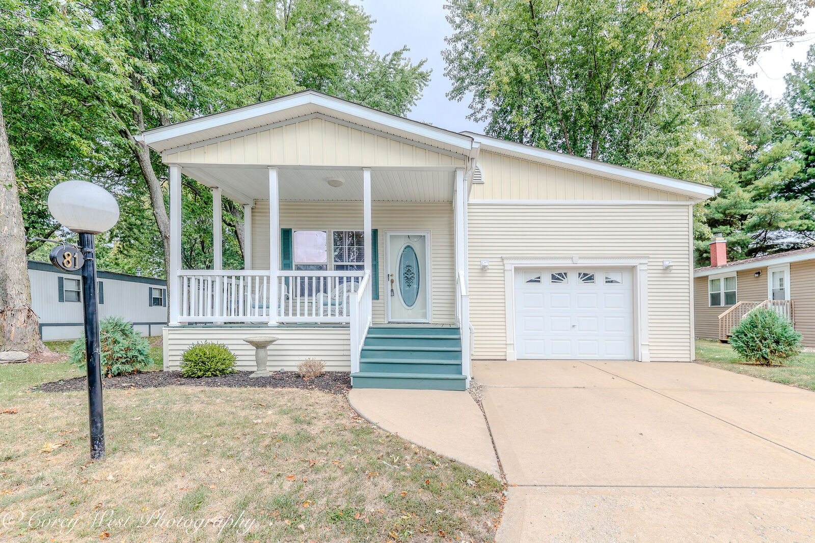 Property Photo: 81 Birch Drive IL 60548