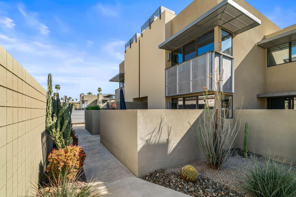 Property Photo: 671 E Arenas Road CA 92262