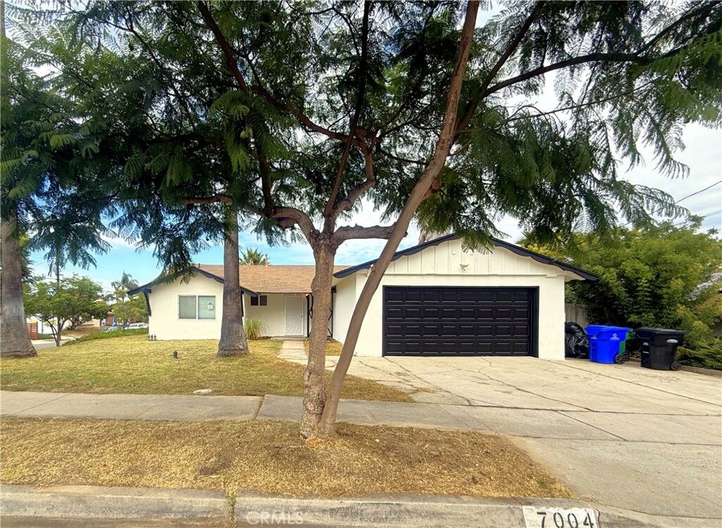 Property Photo:  7004 La Sena  CA 92114 