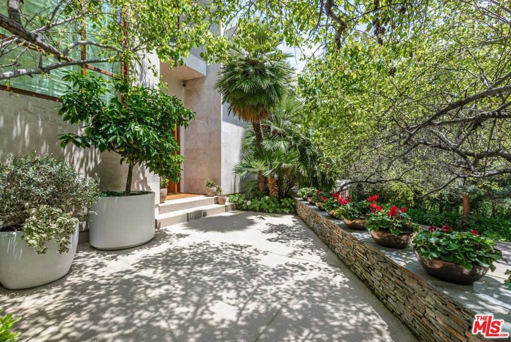 Property Photo:  1188 Brooklawn Drive  CA 90077 